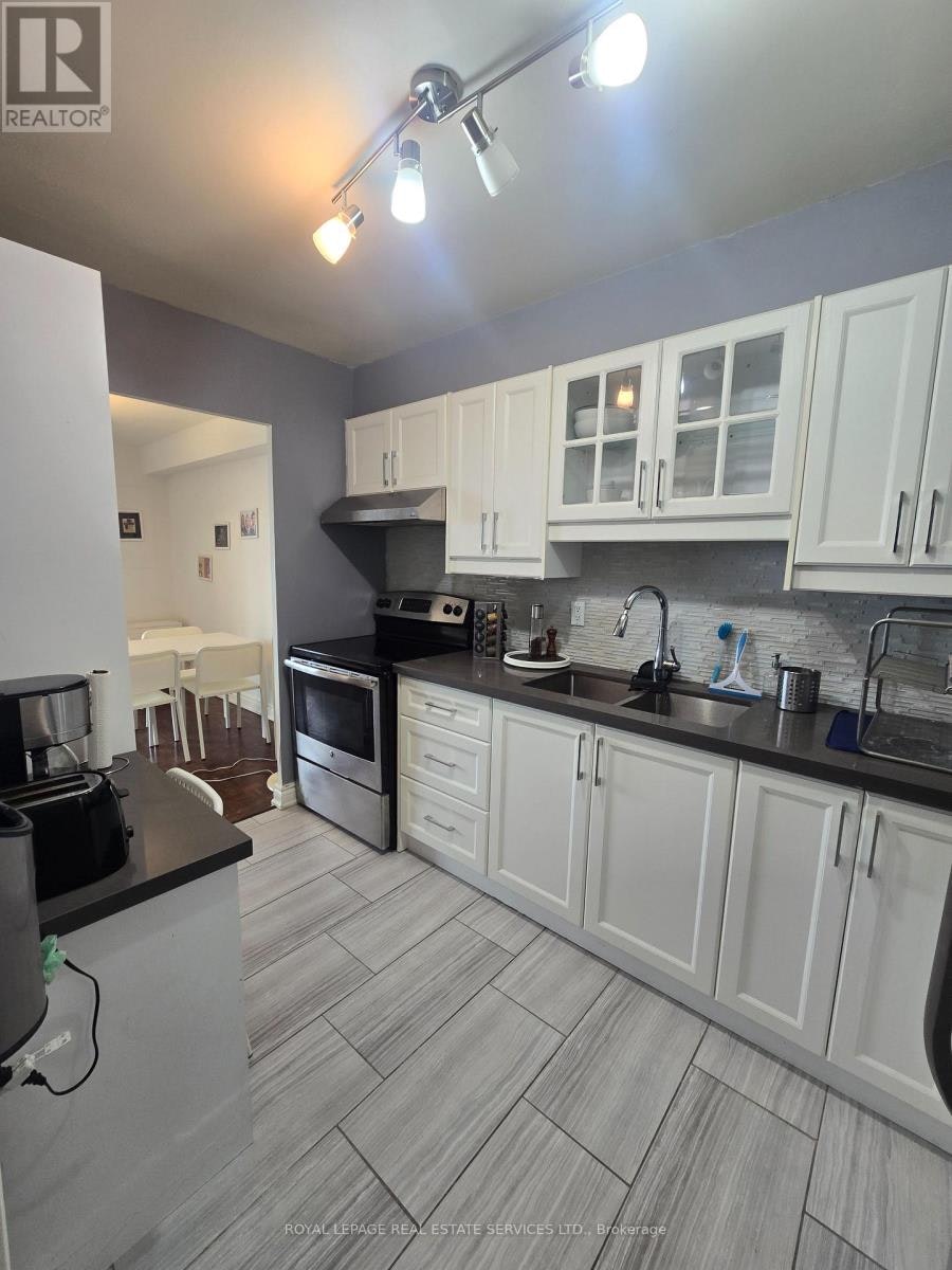 2614-1 Massey Square, Toronto, ON, M4C 5L4 - 12