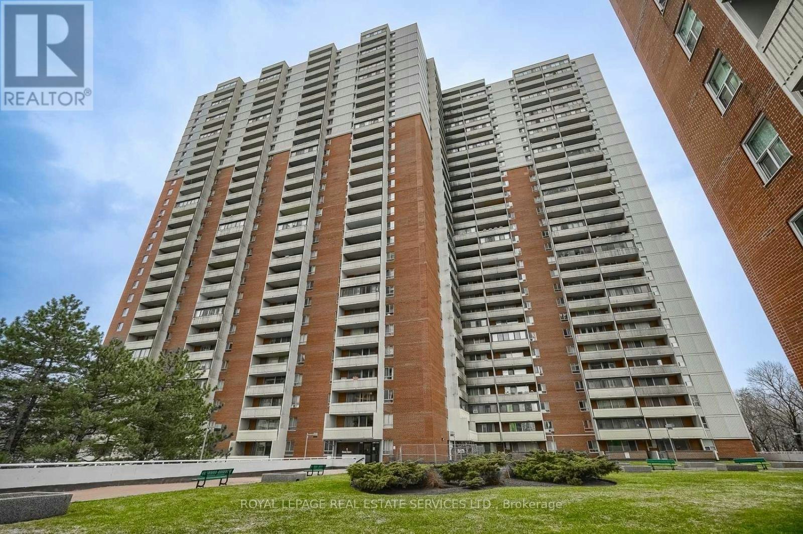 2614-1 Massey Square, Toronto, ON, M4C 5L4