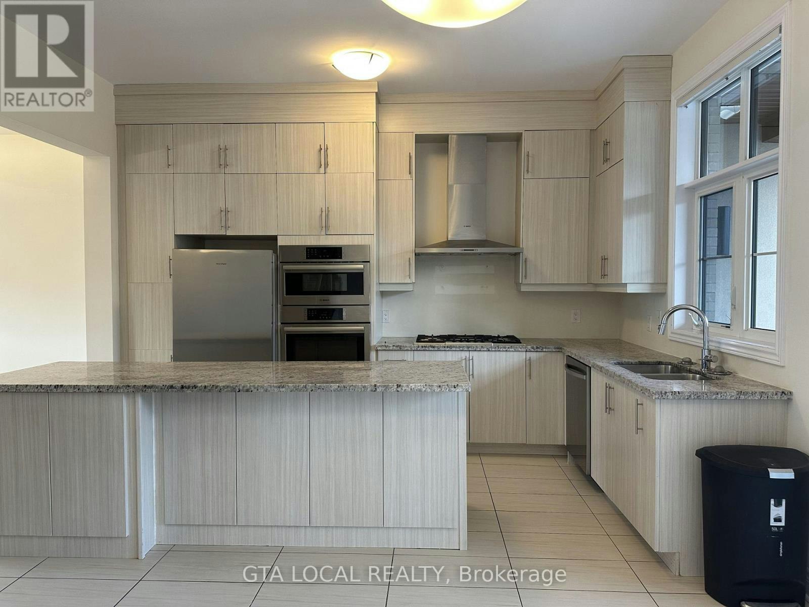 5 Aylin Crescent, Vaughan, ON, L6A 4Z8 - 3
