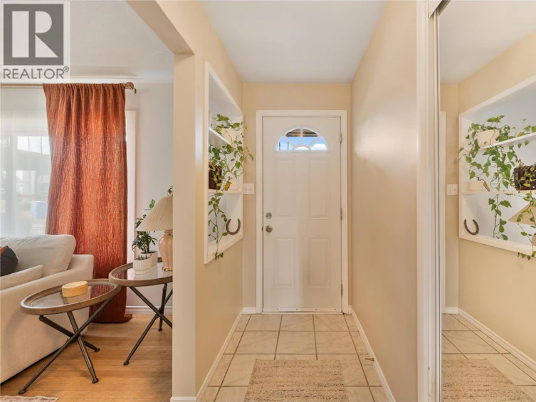 811 Martin Avenue, Kelowna, BC, V1Y 6V4 - 9