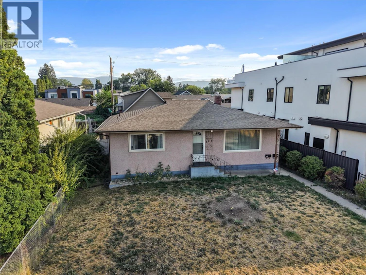 811 Martin Avenue, Kelowna, BC, V1Y 6V4 - 45