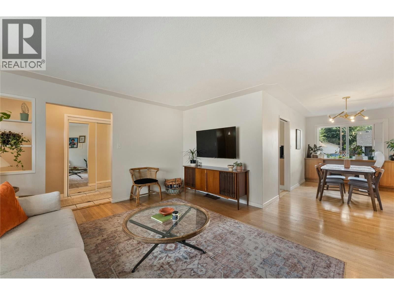811 Martin Avenue - 5