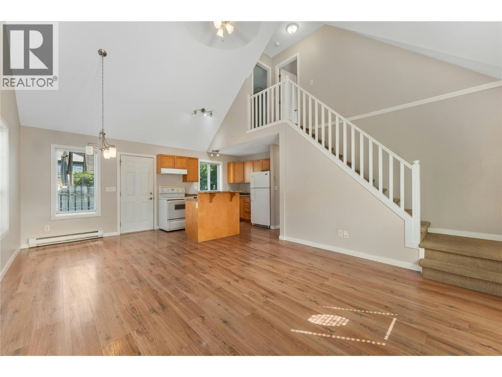 811 Martin Avenue, Kelowna, BC, V1Y 6V4 - 31