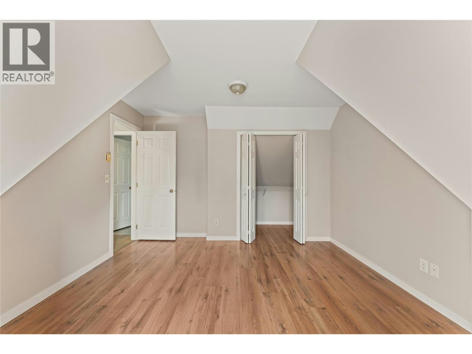 811 Martin Avenue, Kelowna, BC, V1Y 6V4 - 40