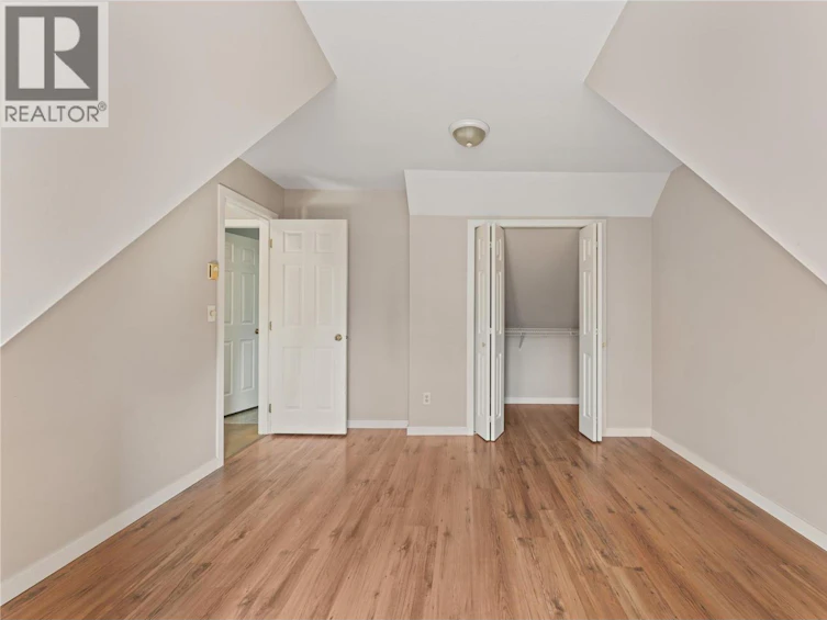 811 Martin Avenue, Kelowna, BC, V1Y 6V4 - 40