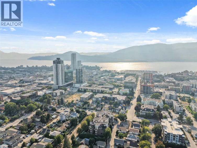 811 Martin Avenue, Kelowna, BC, V1Y 6V4 - 48