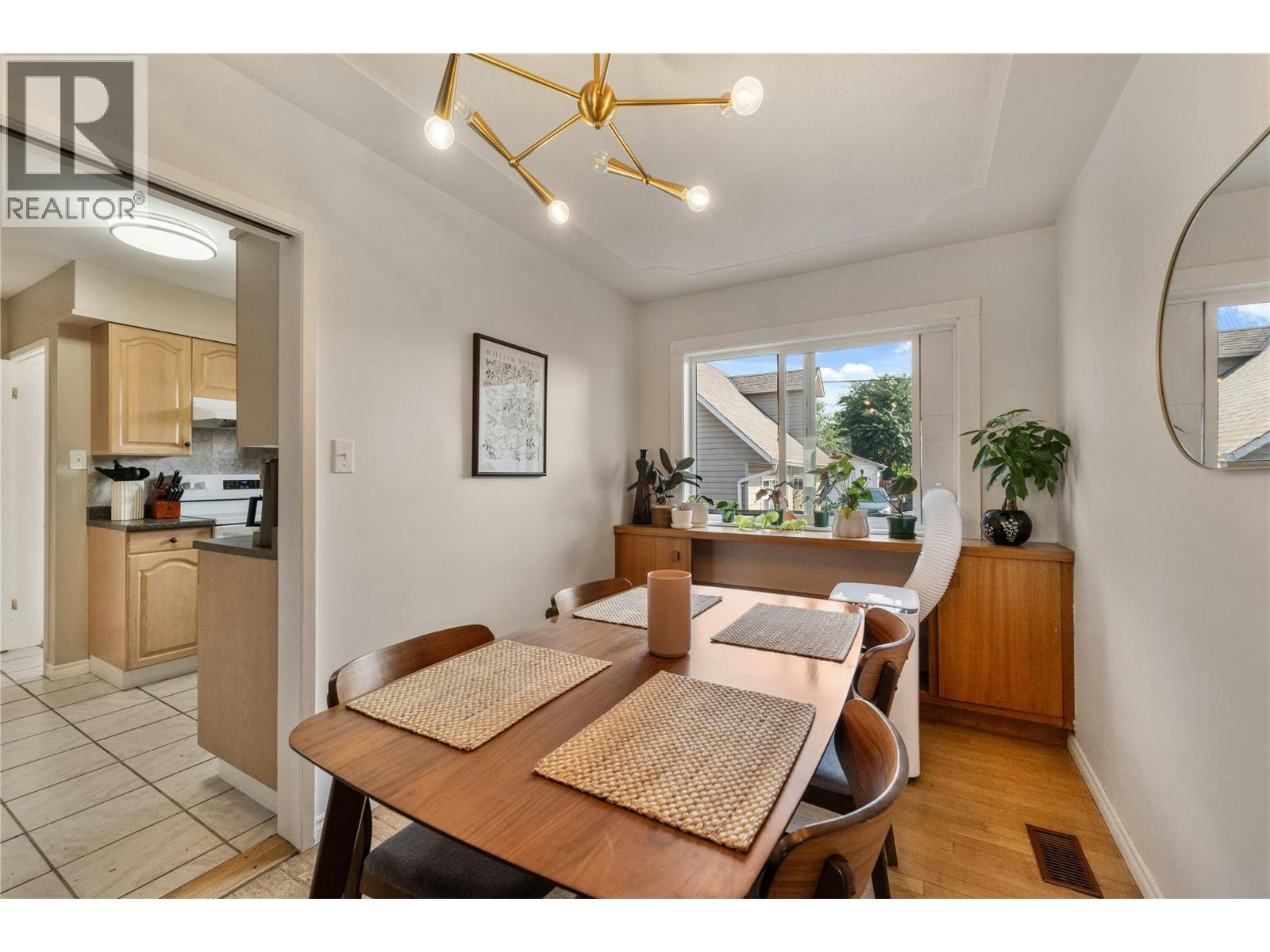 811 Martin Avenue, Kelowna, BC, V1Y 6V4 - 8