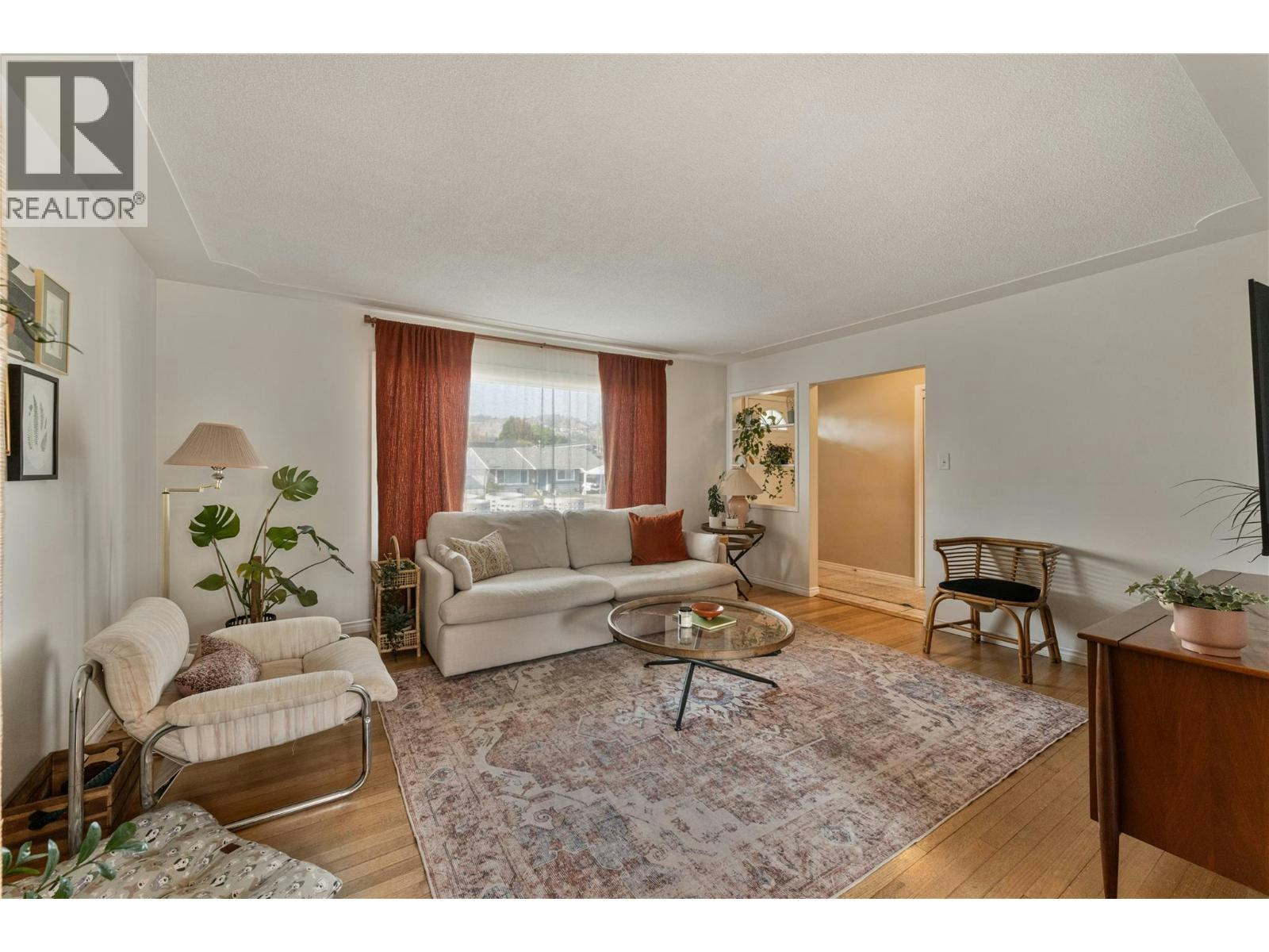 811 Martin Avenue - 3