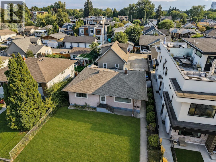811 Martin Avenue, Kelowna, BC, V1Y 6V4