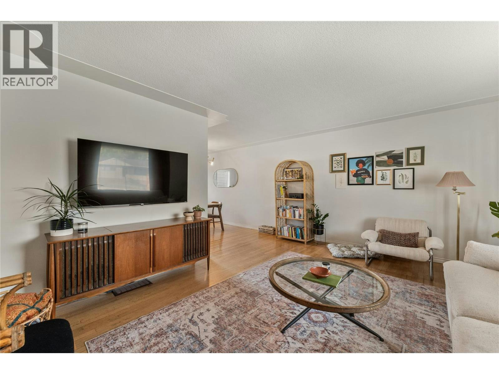 811 Martin Avenue - 4
