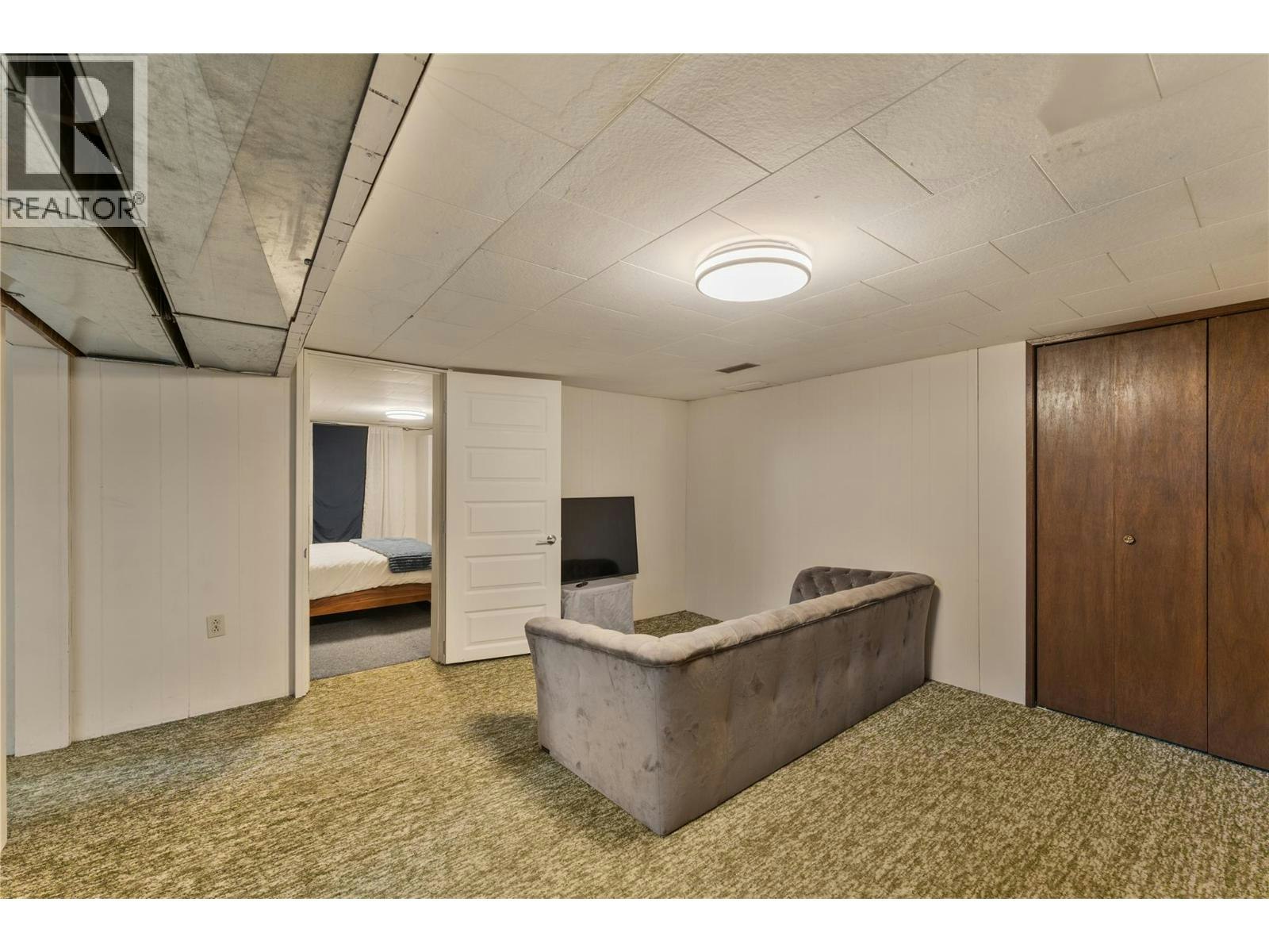 811 Martin Avenue, Kelowna, BC, V1Y 6V4 - 19