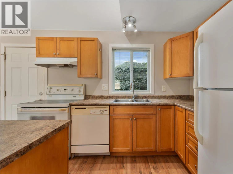 811 Martin Avenue, Kelowna, BC, V1Y 6V4 - 30