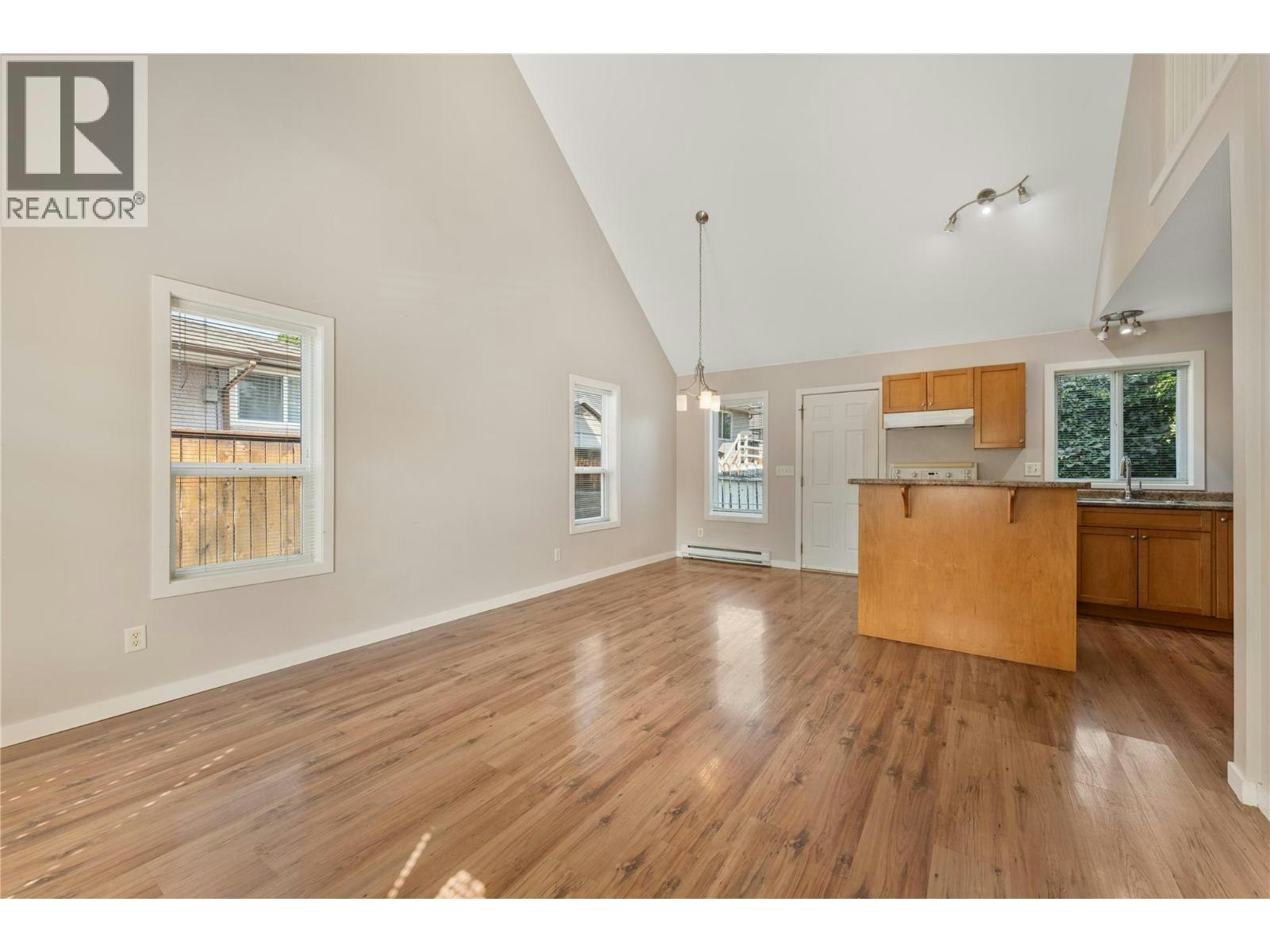 811 Martin Avenue, Kelowna, BC, V1Y 6V4 - 28