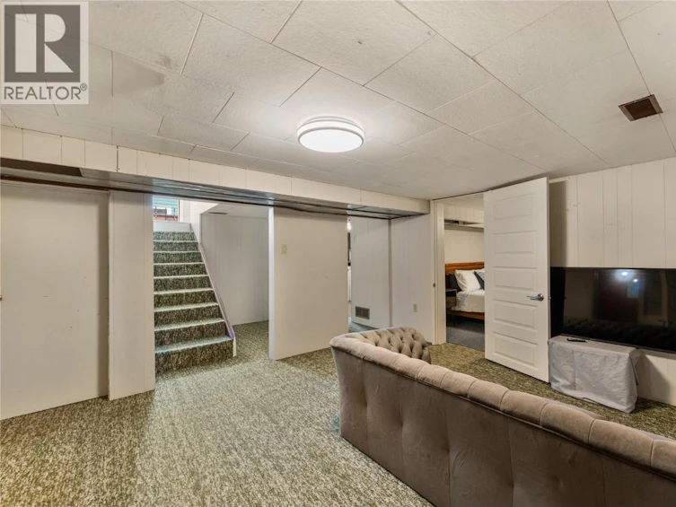 811 Martin Avenue, Kelowna, BC, V1Y 6V4 - 18