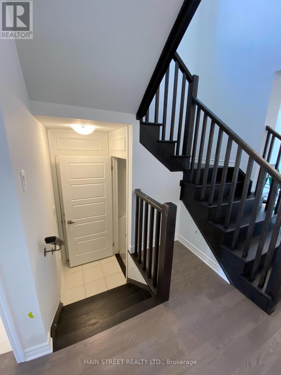 1253 Muskoka Heights, Milton, ON, L9E 1Z1 - 3