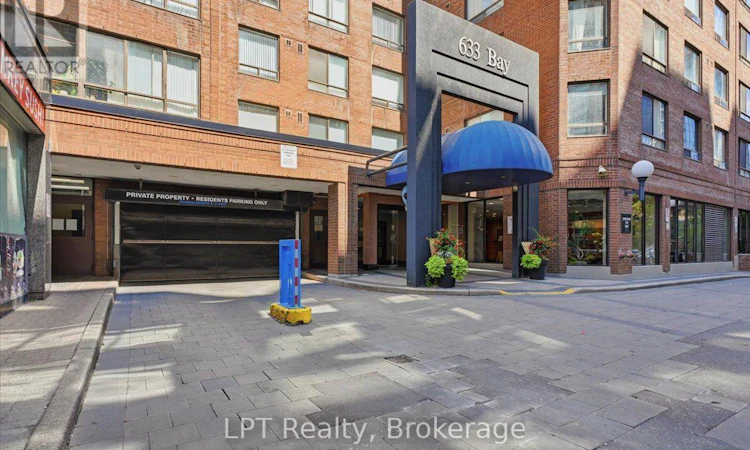 2721-633 Bay Street