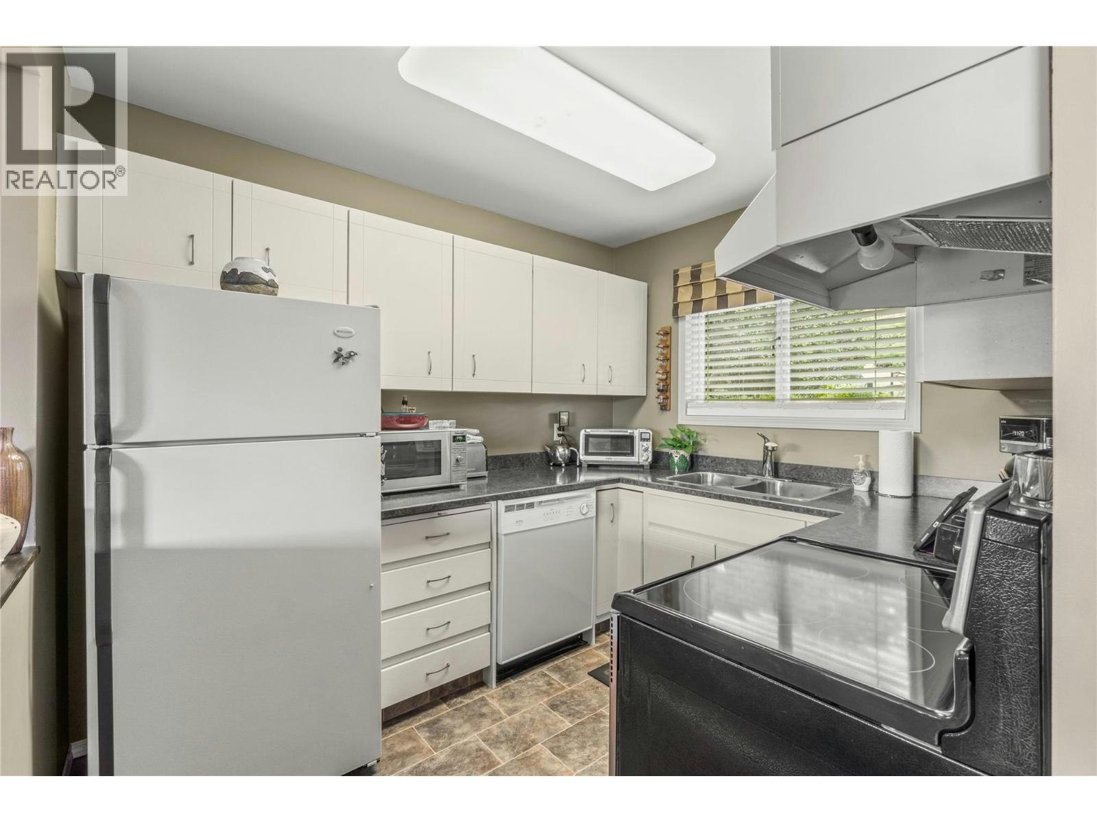 30-290 Pemberton Terrace, Kamloops, BC, V2C 6A9 - 10