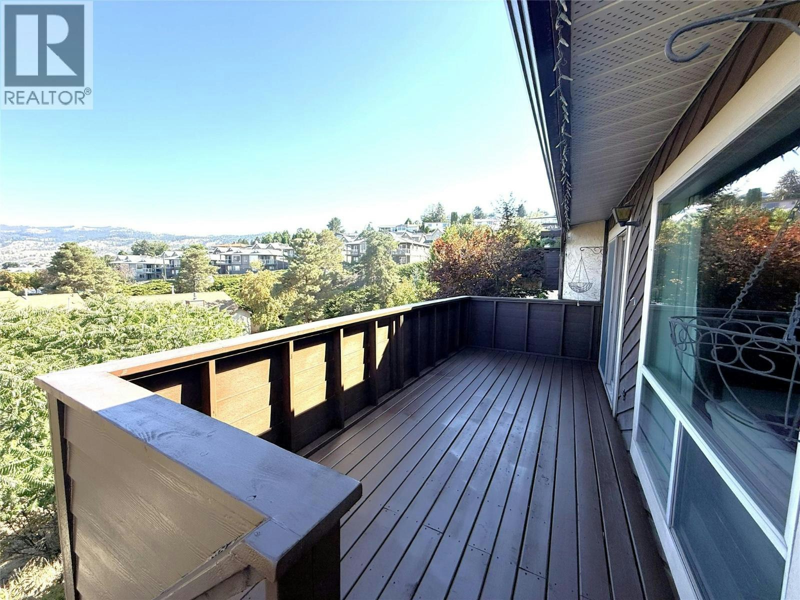 30-290 Pemberton Terrace, Kamloops, BC, V2C 6A9 - 30