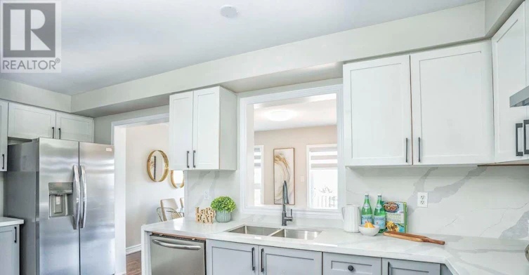 172 Kirkland Place, Whitby, ON, L1P 1X2 - 8