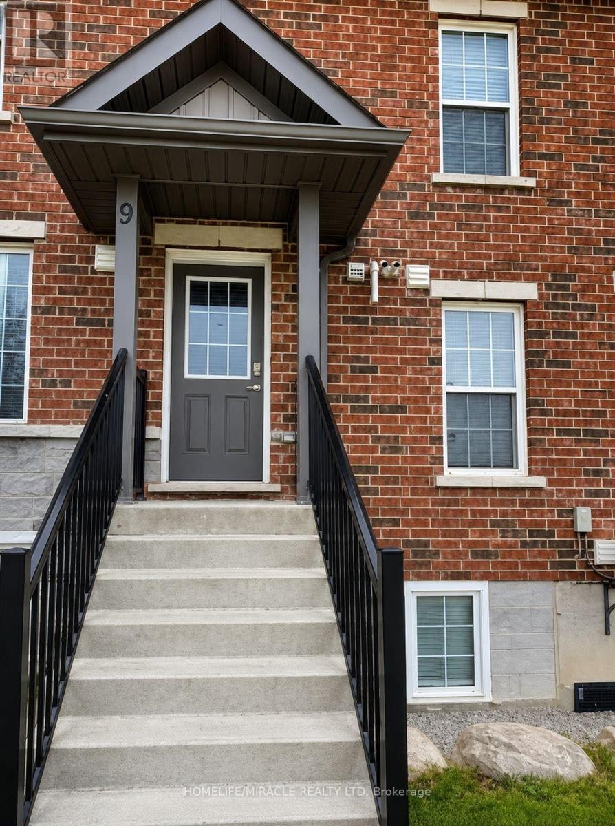 9-252 Penetanguishene Road, Oro-Medonte, ON, L4M 7C2 - 2