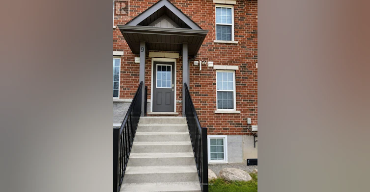 9-252 Penetanguishene Road, Oro-Medonte, ON, L4M 7C2 - 2
