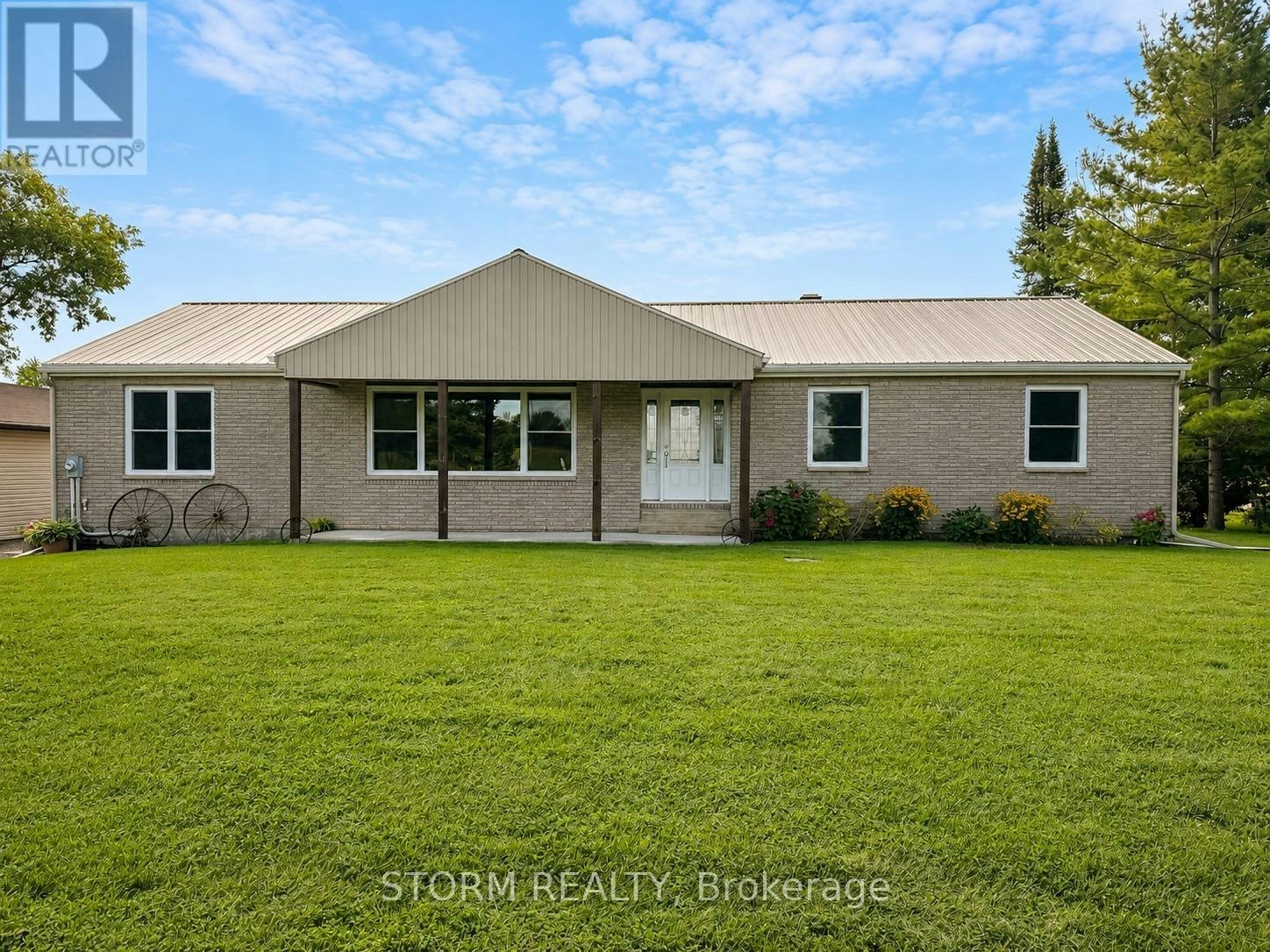 14402 Dafoe Road, South Stormont, ON, K0C 1M0