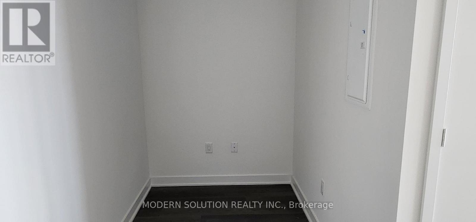 224-3900 Confederation Parkway, Mississauga, ON, L5B 0M3 - 4
