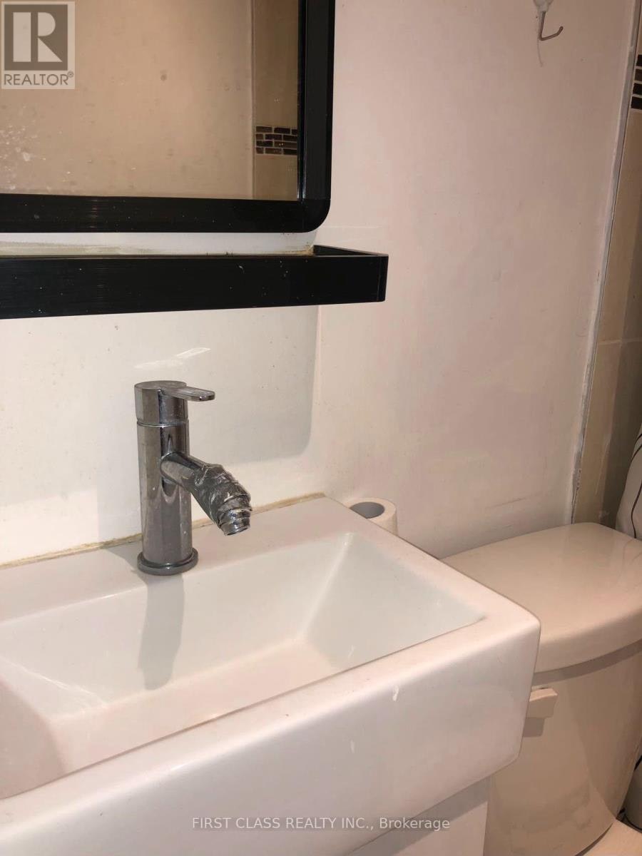 3RD FLOOR-524 Bathurst Street, Toronto, ON, M5S 2P9 - 8