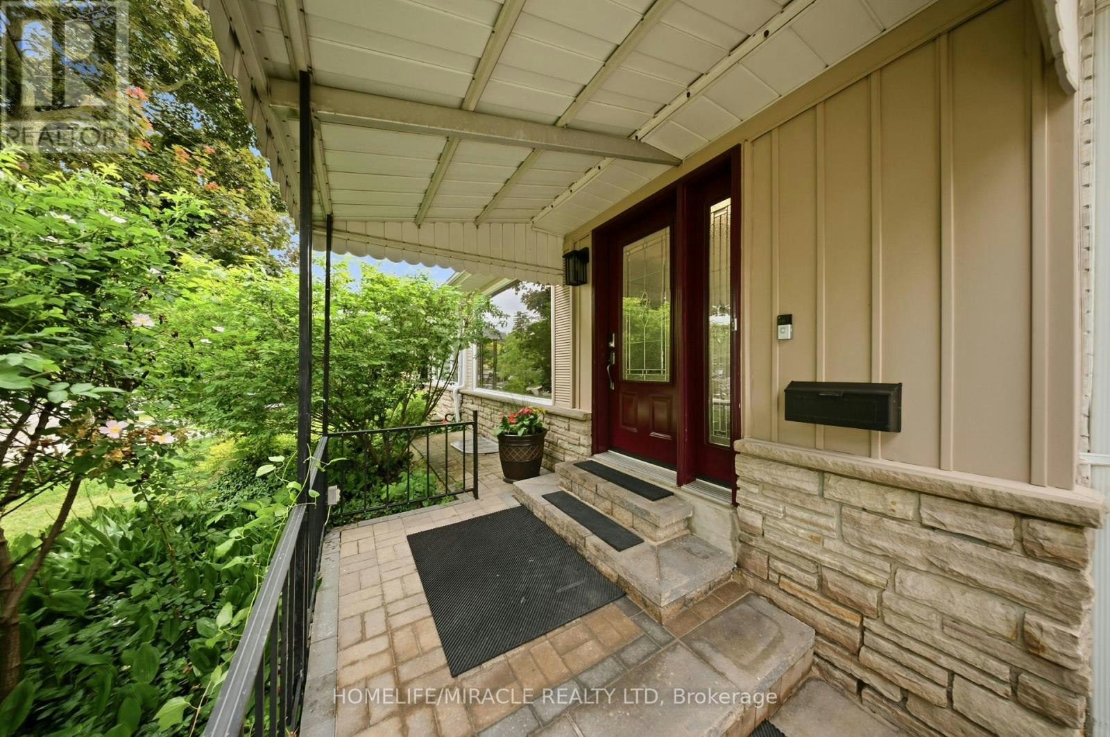 1612 Wavell Crescent, Mississauga, ON, L4X 1X1 - 2