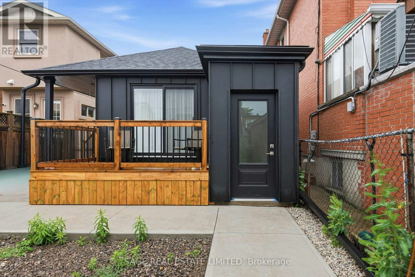 LOWER-106 Boon Avenue, Toronto, ON, M6E 3Z5 - 21