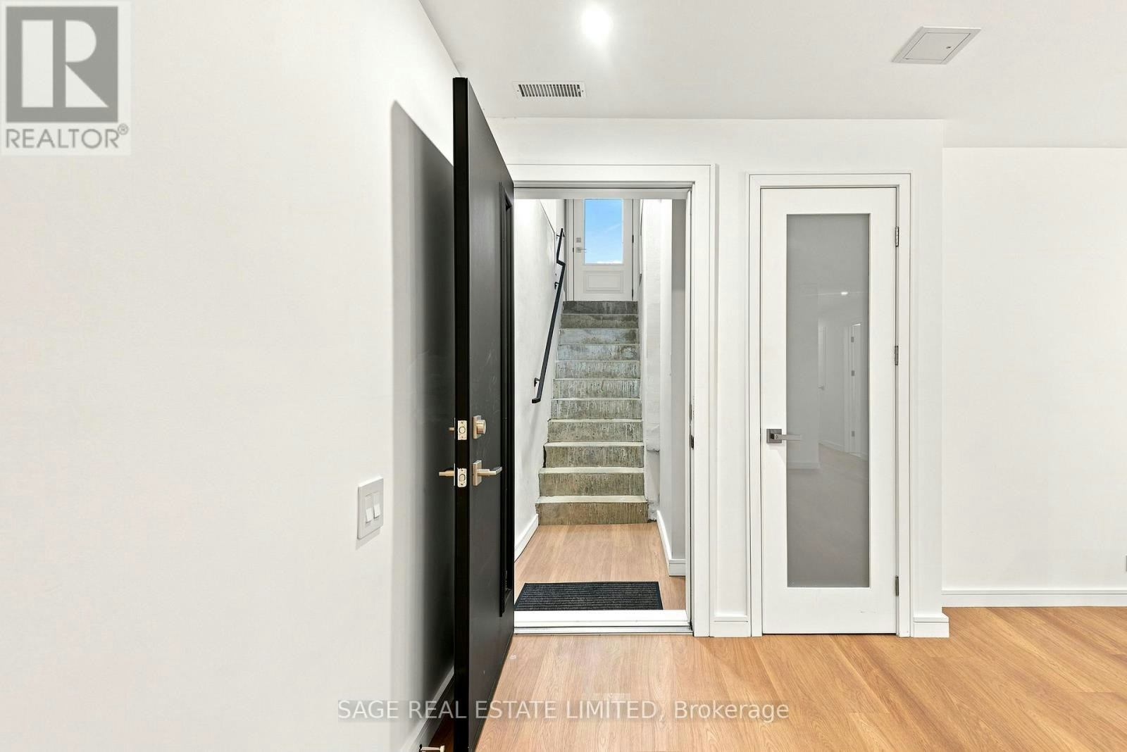 LOWER-106 Boon Avenue, Toronto, ON, M6E 3Z5 - 8
