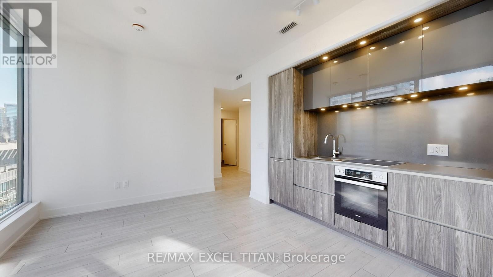 3304-15 Mercer Street, Toronto, ON, M5V 1H2 - 4