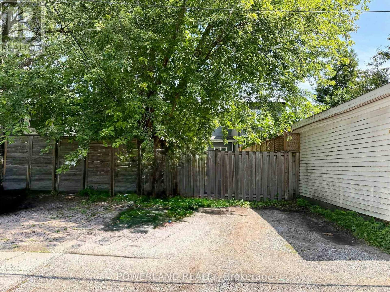 A-68 Carlaw Avenue, Toronto, ON, M4M 2R7 - 17