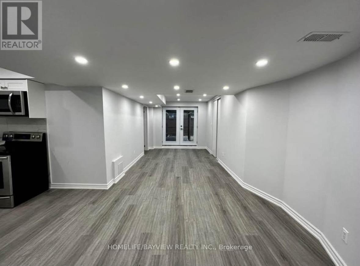 613 Osler Court, Newmarket, ON, L3X 2P5 - 2