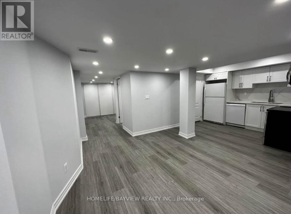 613 Osler Court, Newmarket, ON, L3X 2P5 - 3