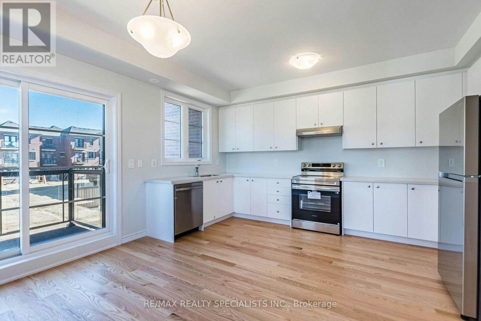 5966 Saigon Street, Mississauga, ON, L5V 2V9 - 9