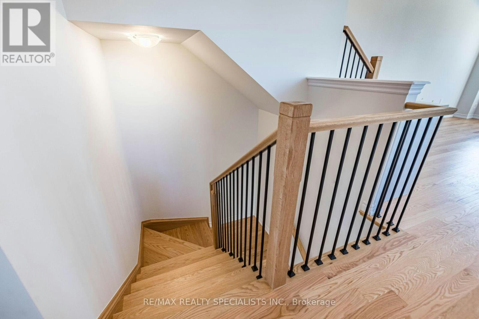 5966 Saigon Street, Mississauga, ON, L5V 2V9 - 23