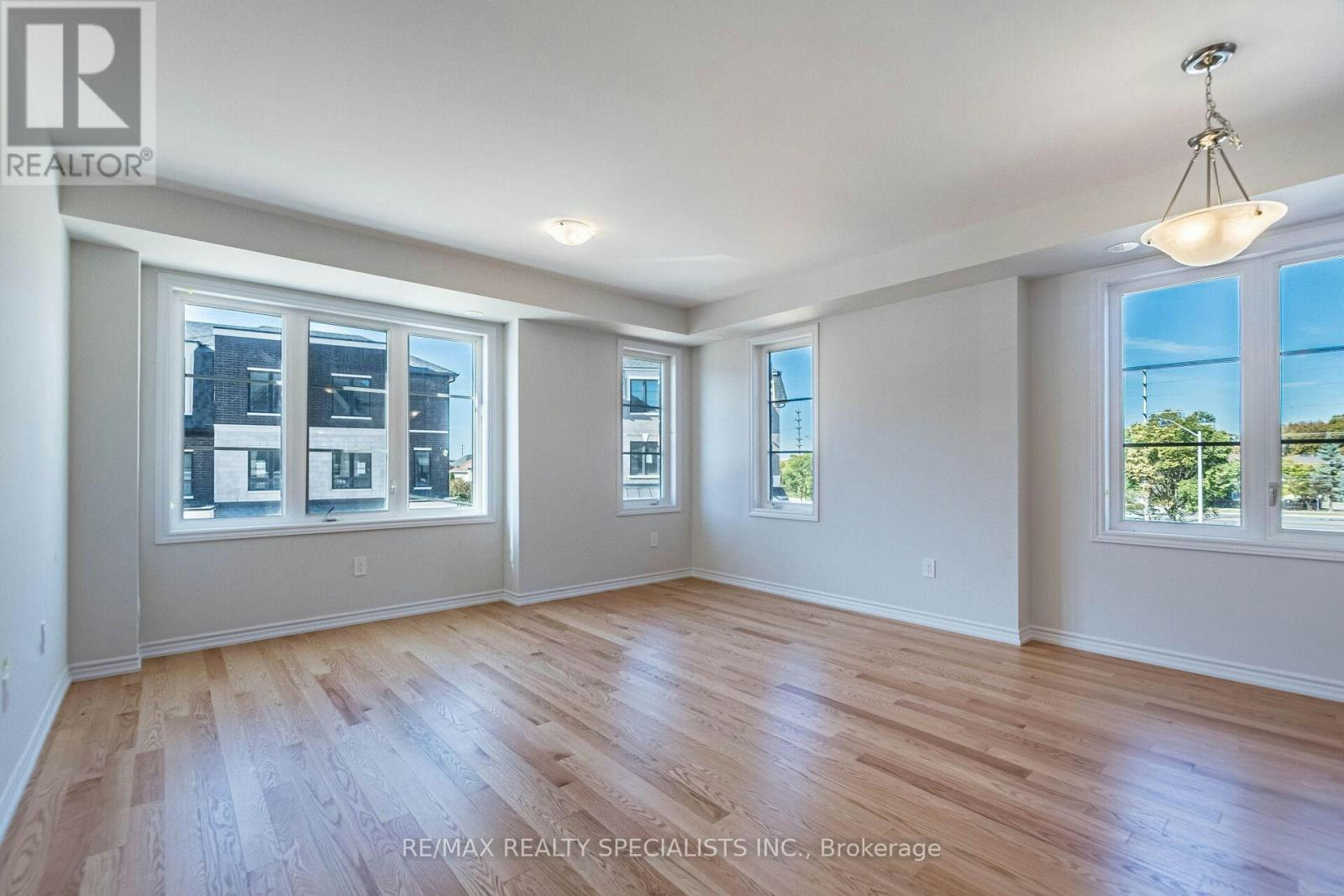 5966 Saigon Street, Mississauga, ON, L5V 2V9 - 12