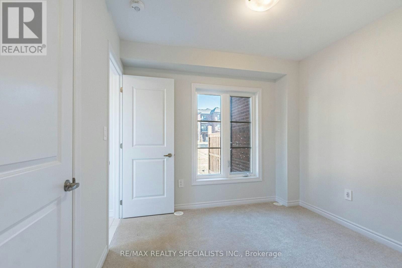 5966 Saigon Street, Mississauga, ON, L5V 2V9 - 6