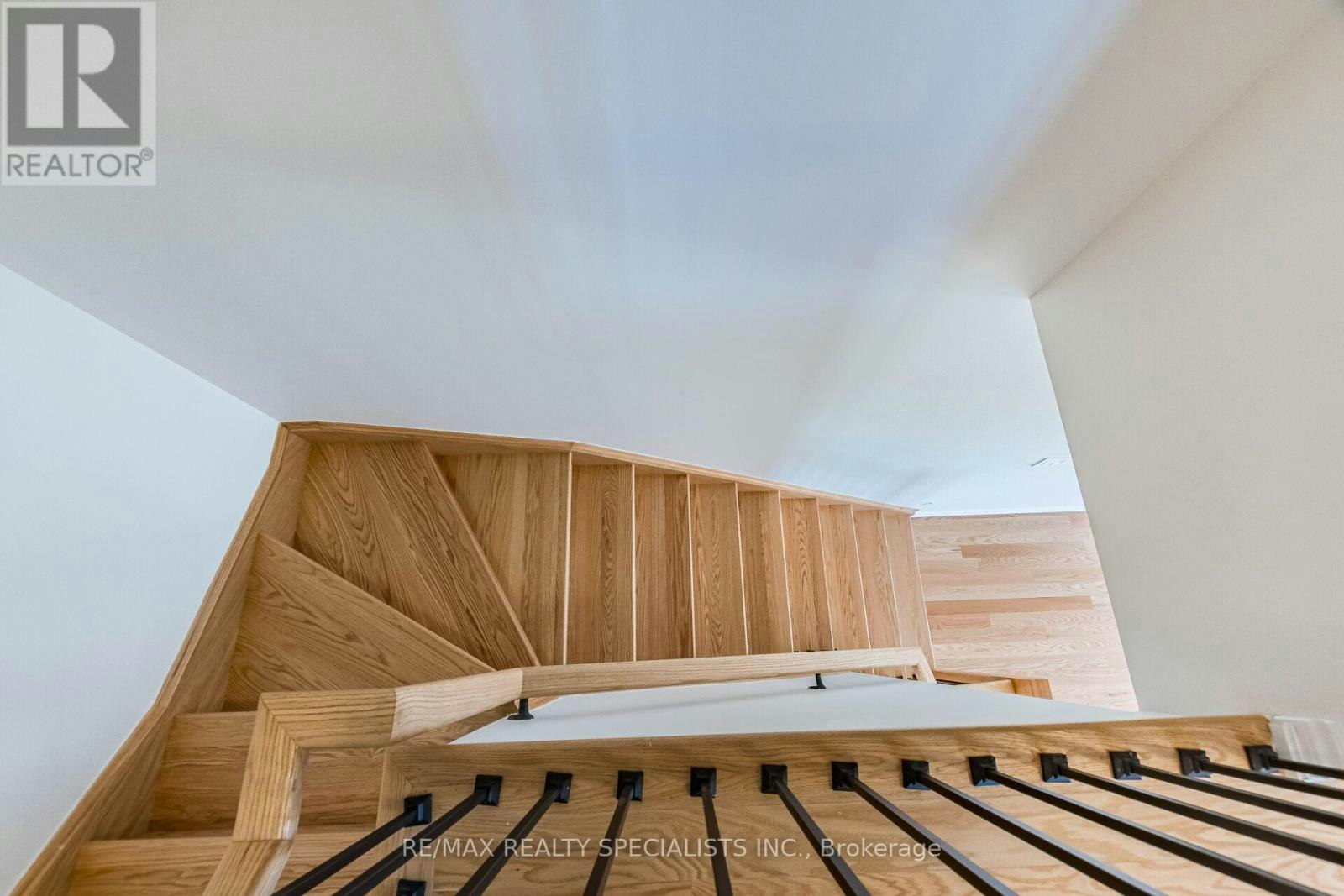 5966 Saigon Street, Mississauga, ON, L5V 2V9 - 22