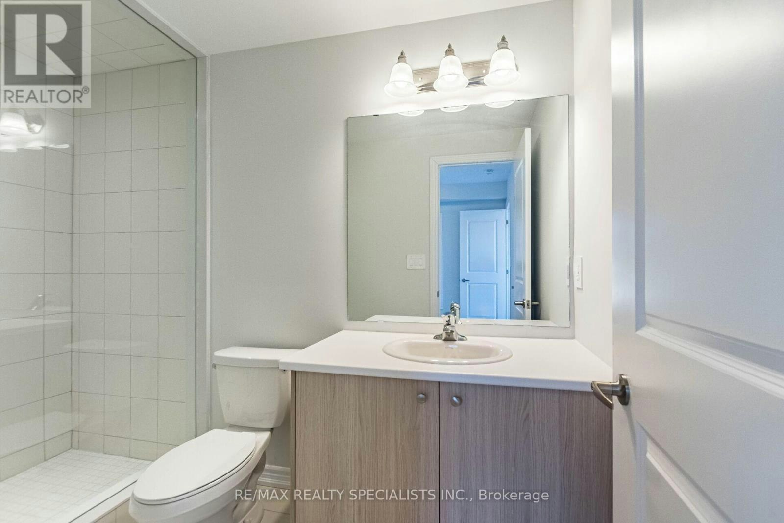 5966 Saigon Street, Mississauga, ON, L5V 2V9 - 7