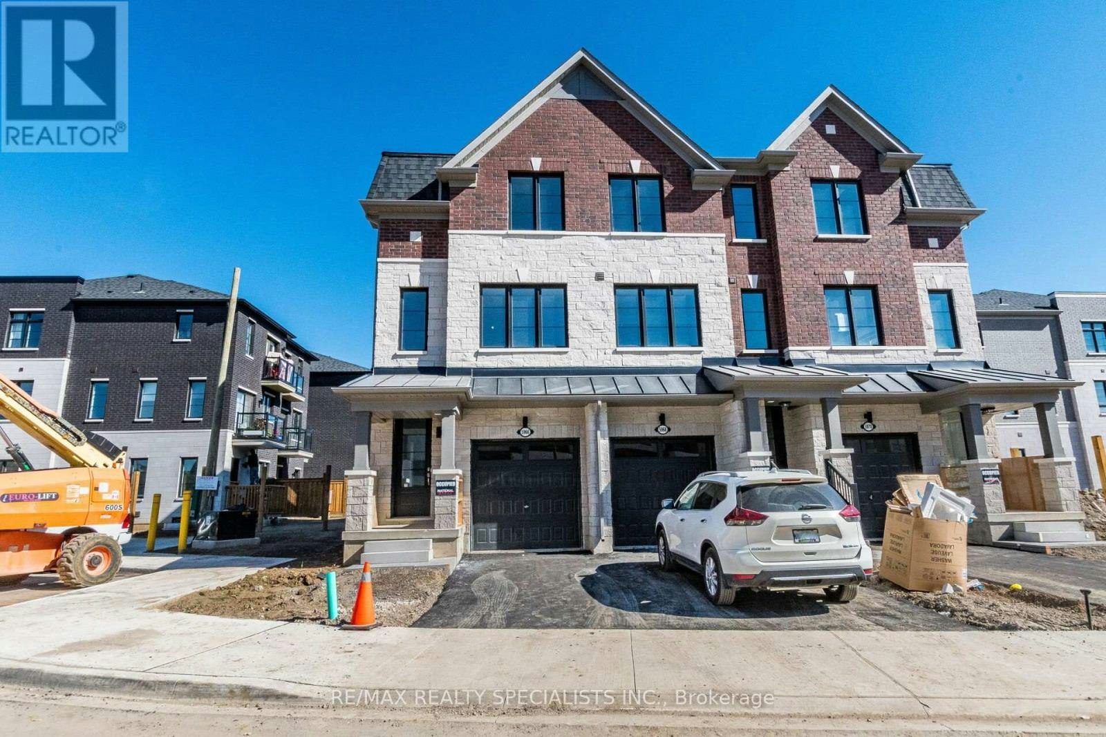 5966 Saigon Street, Mississauga, ON, L5V 2V9