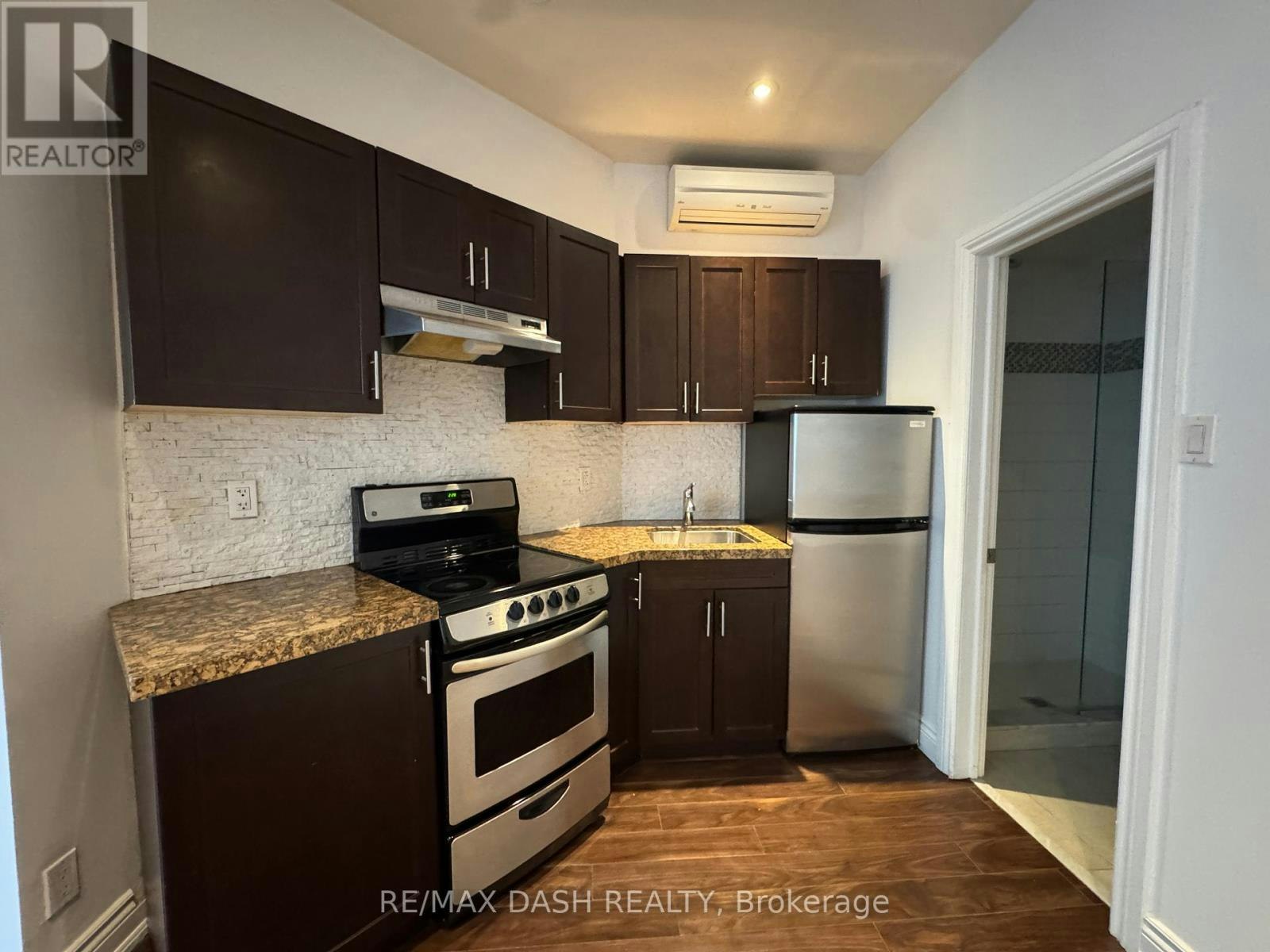 101-141 Admiral Road, Toronto, ON, M5R 2L7 - 4