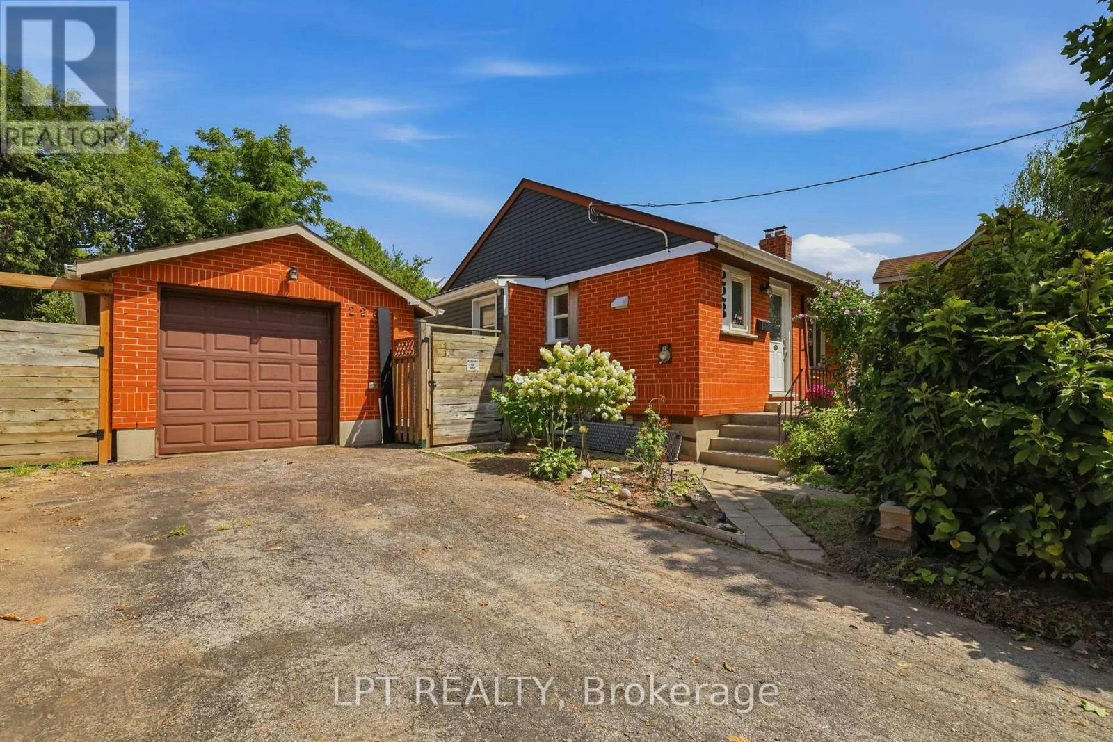 228 Highbury Avenue N, London, ON, N5Z 2W7
