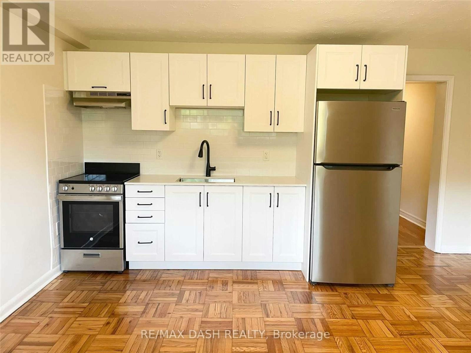 LOWER-79 Greensides Avenue, Toronto, ON, M6G 3P8 - 5