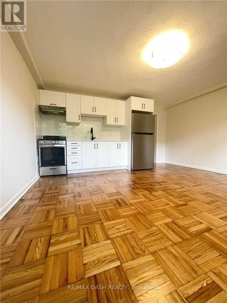 LOWER-79 Greensides Avenue, Toronto, ON, M6G 3P8 - 3