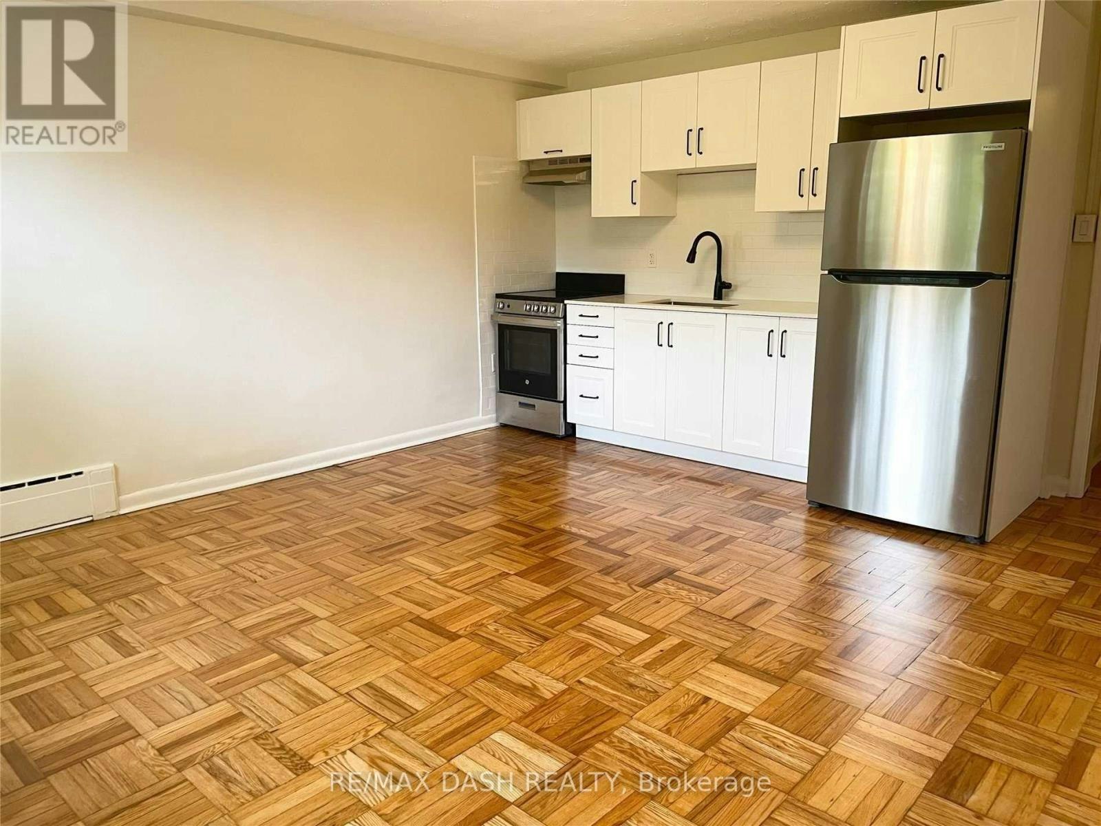 LOWER-79 Greensides Avenue, Toronto, ON, M6G 3P8 - 4
