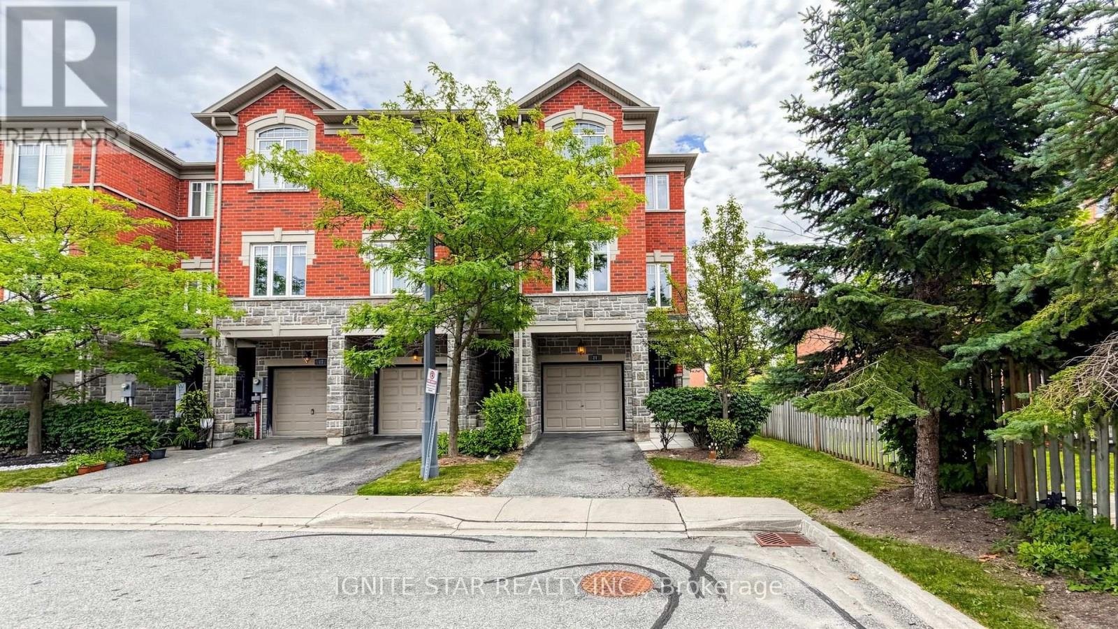 21-2600 Glengarry Road, Mississauga, ON, L5C 0A2