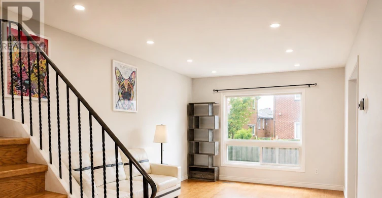 82 Radwell Crescent, Toronto, ON, M1V 2J5 - 3