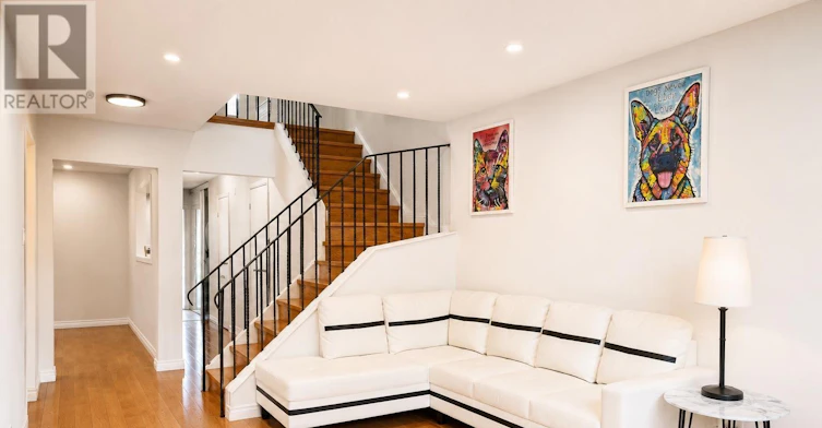 82 Radwell Crescent, Toronto, ON, M1V 2J5 - 2
